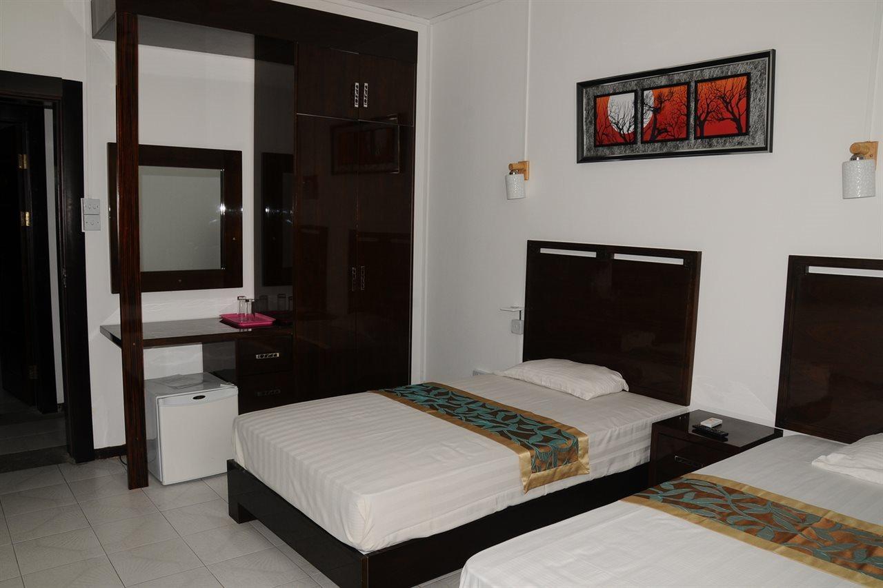 Manisa Hotel Flic en Flac Exterior photo
